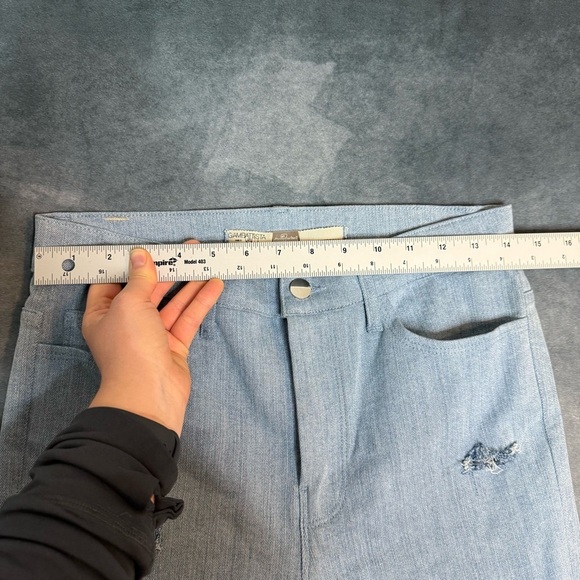 7 For All Mankind Women’s Jeans Sz 30 (Fits 28x29) Distressed Blue Italy - Picture 3 of 16